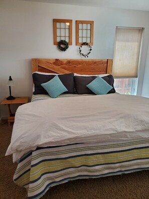 2 chambres, fer et planche à repasser, Wi-Fi gratuit, draps fournis