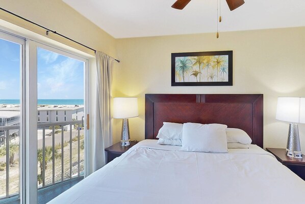 2 bedrooms, iron/ironing board, free WiFi - Premier Beachfront Resort. Beach, Heated Pool and Spa. Onsite Bar, Gym, & Cafe. Free Fun Activities! (Treasure Island)