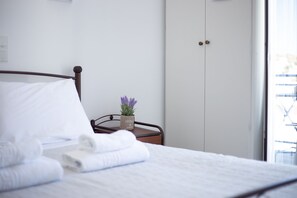 1 bedroom, iron/ironing board, free WiFi, bed sheets - Villa Aegeo (Andros)