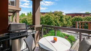 Khu ẩm thực ngoài trời