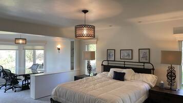 3 多间卧室、办公桌、熨斗/熨衣板、旅行婴儿床