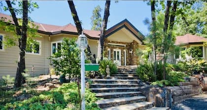 80-acre Mountaintop Villa with Spectacular Views