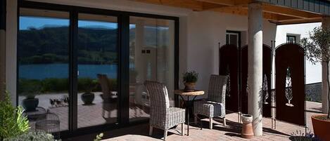 تناول الطعام بالخارج