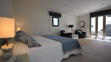 4 slaapkamers, een strijkplank/strijkijzer, reisbedje, wifi