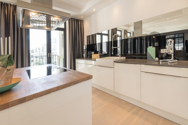 Køleskab, mikrobølgeovn, ovn, opvaskemaskine