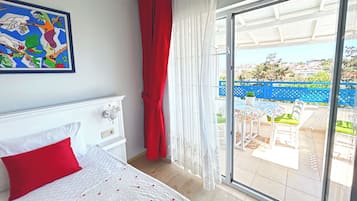 Minibar y ropa de cama