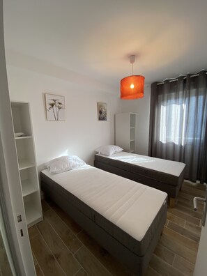 2 Schlafzimmer, Bügeleisen/Bügelbrett, kostenloses WLAN