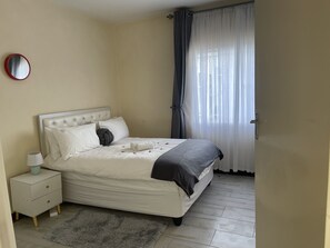 2 chambres, bureau, fer et planche à repasser, Wi-Fi gratuit