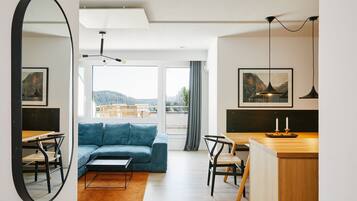 TV, Netflix, streaming services