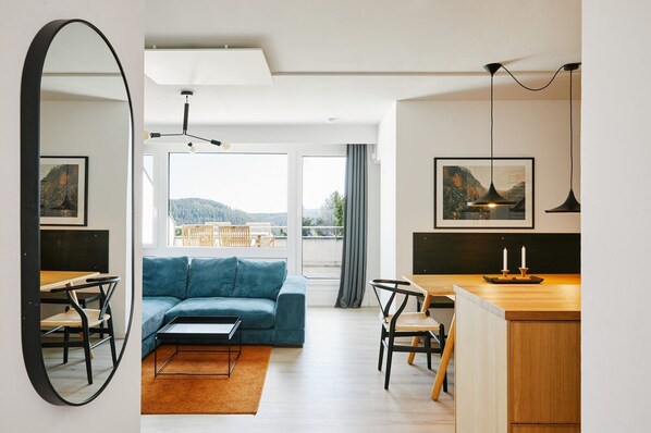 TV, Netflix, streaming services