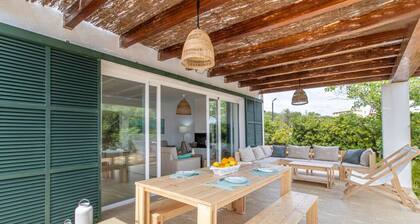 Villa Himala, Modern villa, Free AC/WiFi, Smart TV