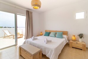 4 Schlafzimmer, Schreibtisch, Bügeleisen/Bügelbrett, WLAN