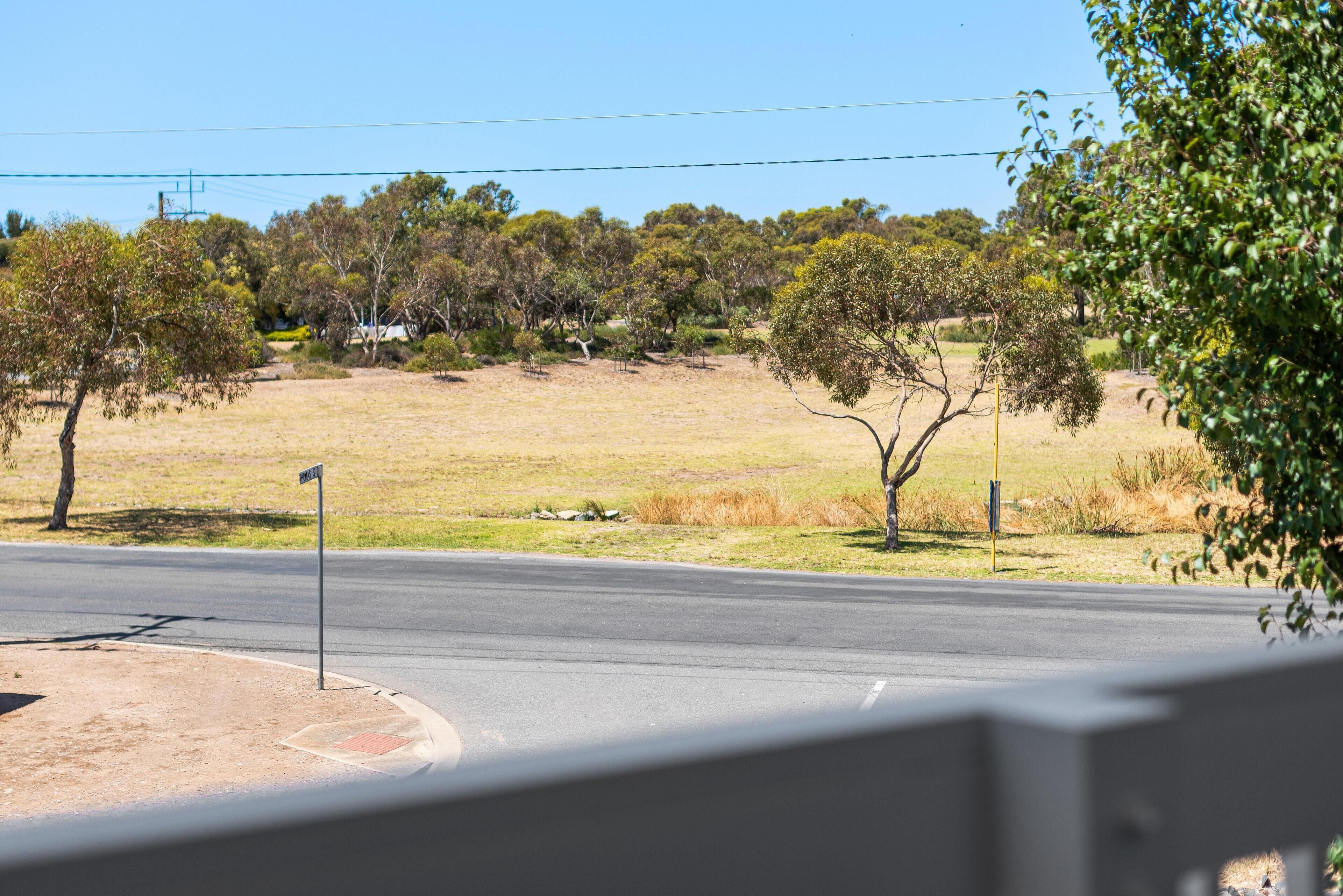 Chloe's Place ~ Aldinga Beach - Airy Family Abode Overlooking a Reserve — image 4