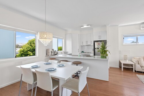 Chloe's Place - Aldinga Beach - C21 SouthCoast Holidays