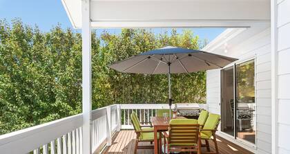 Chloe's Place ~ Aldinga Beach - Airy Family Abode Overlooking a Reserve