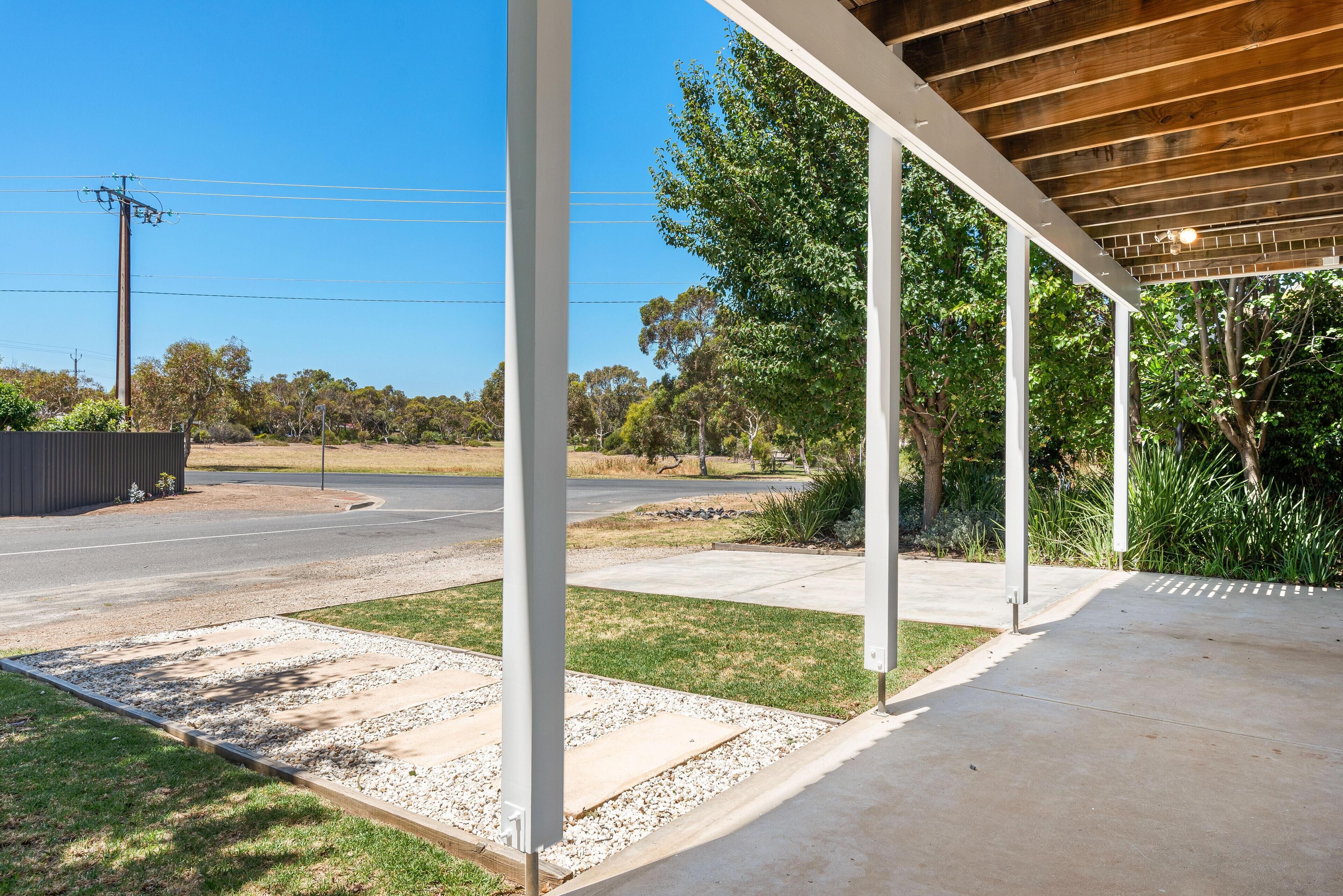Chloe's Place ~ Aldinga Beach - Airy Family Abode Overlooking a Reserve — image 7