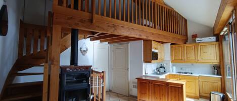 Fridge, microwave, dishwasher