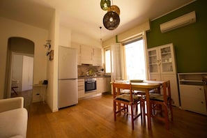 Interior - GetTheKey Duse Apartament (Bologna)