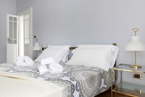 4 bedrooms, desk, iron/ironing board, WiFi - GetTheKey appartamento Quadrilatero (Bologna)