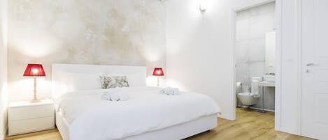 3 Schlafzimmer, Schreibtisch, Bügeleisen/Bügelbrett, WLAN