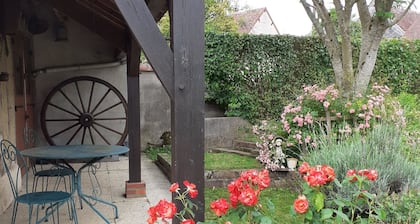 Charming Family-Friendly Getaway with Garden, Mezzanine & Games Room in Arrou