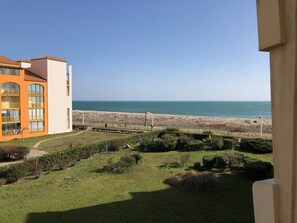 Property grounds - Calm studio for 4 near the beach, private parking (Le Barcarès)