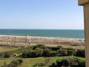 Property grounds - Calm studio for 4 near the beach, private parking (Le Barcarès)