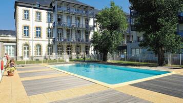 Piscine extérieure, piscine chauffée