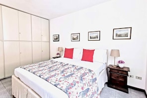 1 chambre, fer et planche à repasser, Wi-Fi, literie fournie