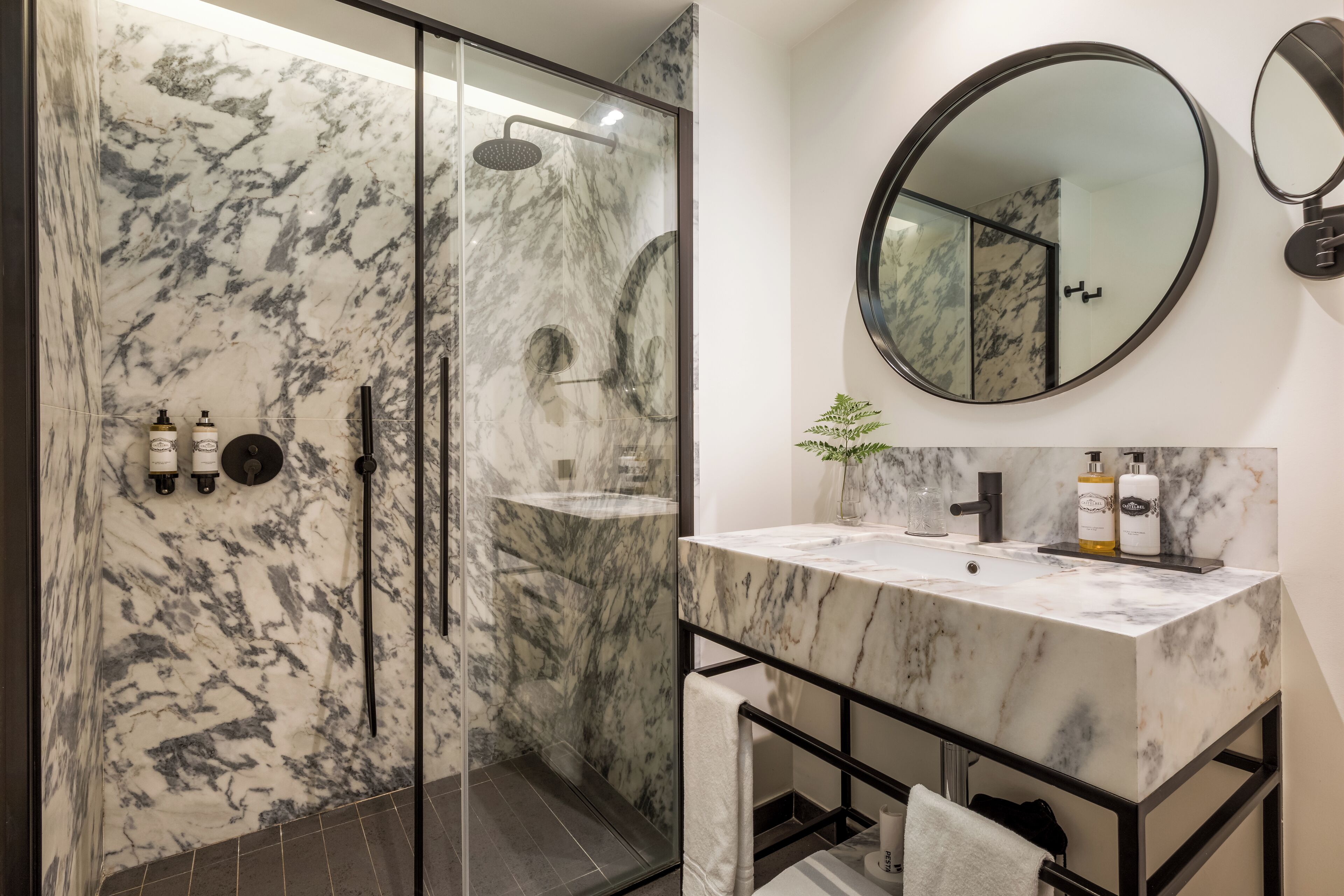 double or twin room (cosy) | bathroom | shower, free toiletries, hair dryer, towels