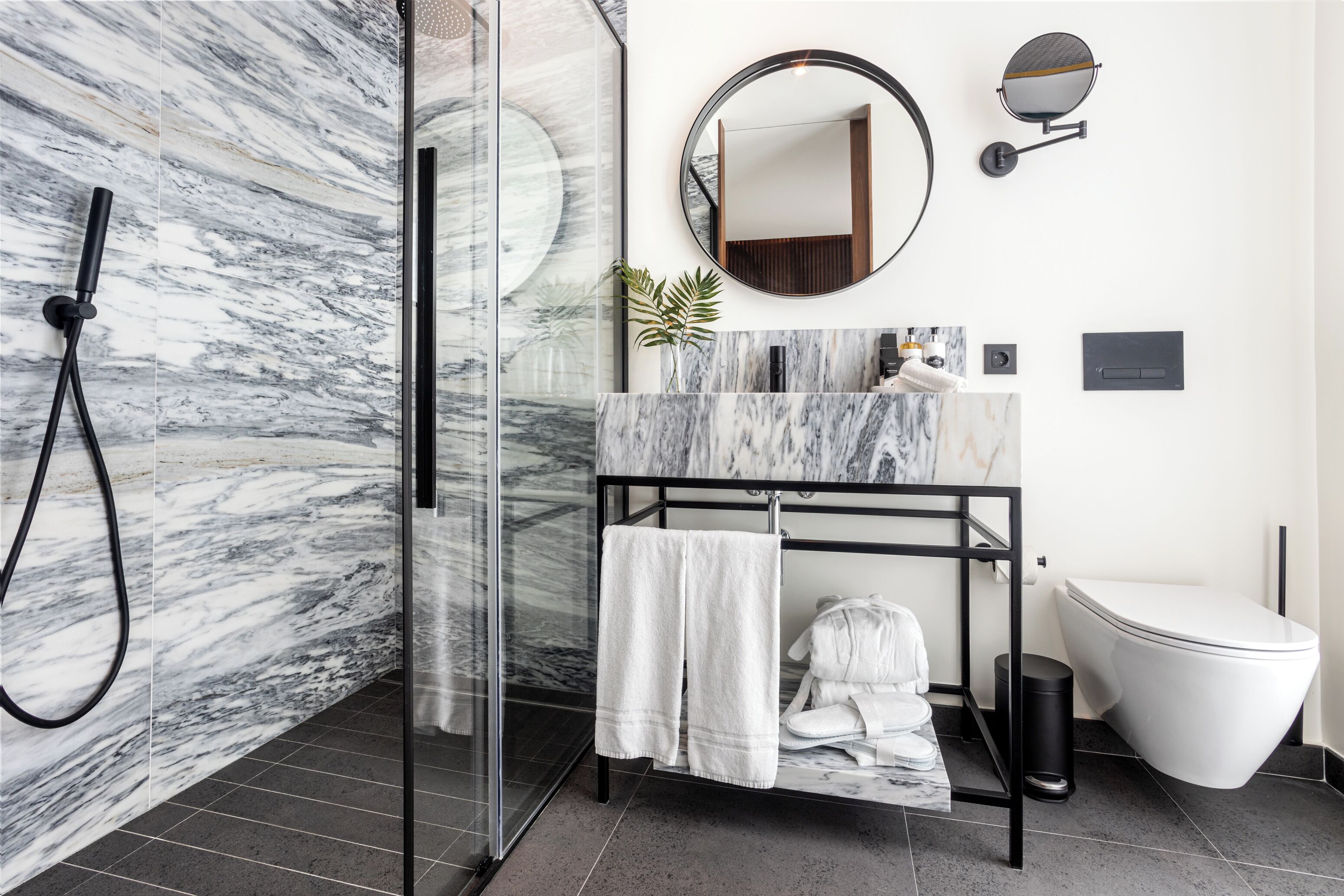 shower, free toiletries, hair dryer, towels