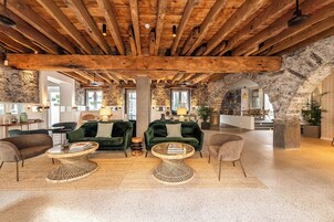 Zona de estar del vestíbulo