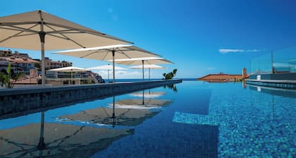 Pestana Fisherman Village