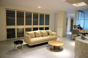 Lobby sitting area - Liberta Hub Blok M Jakarta (Jakarta)
