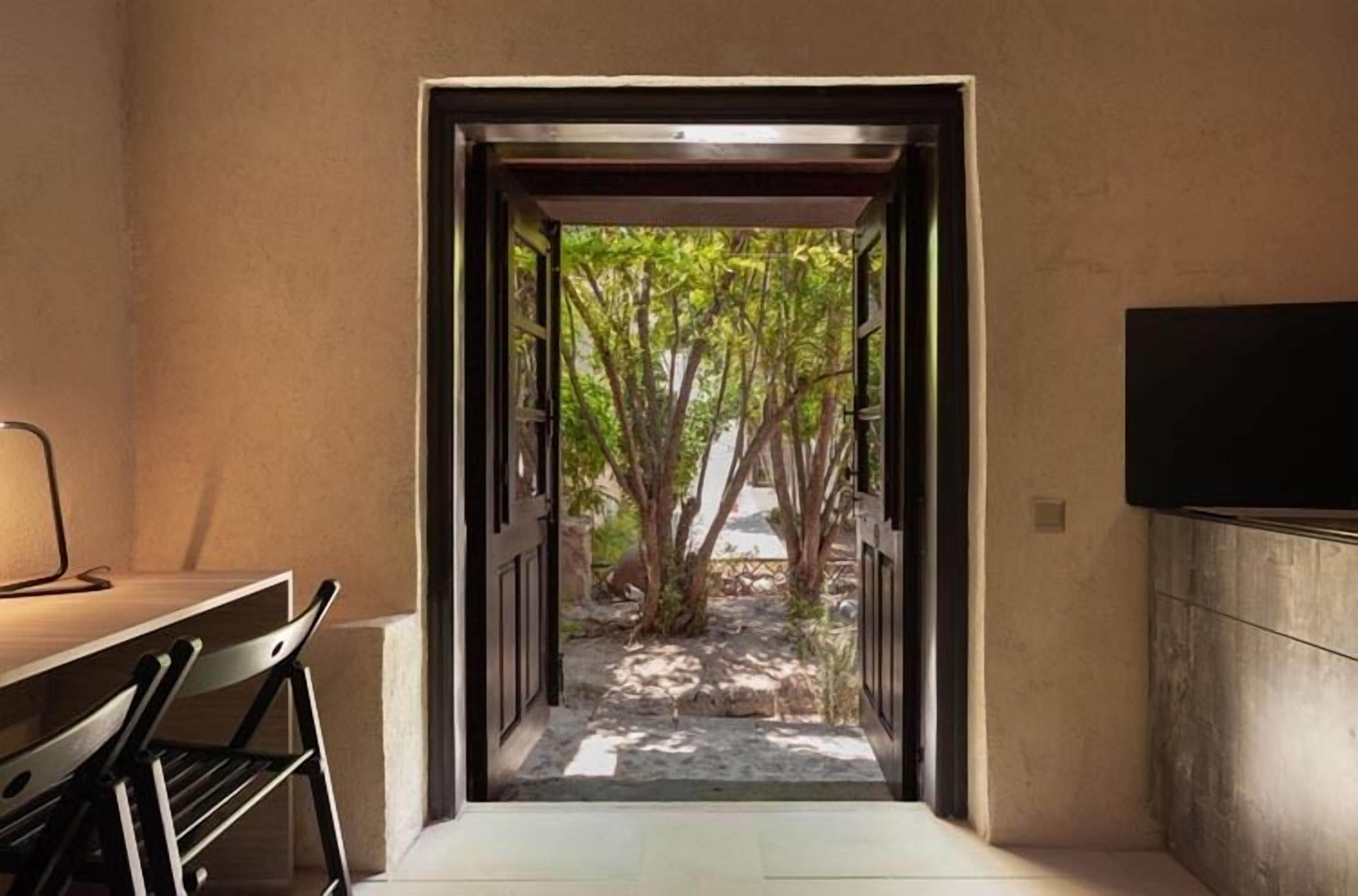 Studio Deluxe | Nôi/giường cho trẻ sơ sinh (phụ phí) 