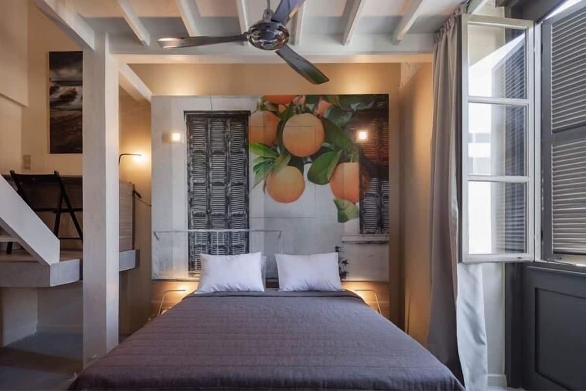Economy Duplex | 1 bedroom, cribs/infant beds, free WiFi, bed sheets