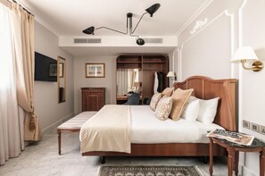 Classic Double or Twin Room | Minibar, in-room safe, desk, laptop workspace - The Gomerino Hotel (Valletta)