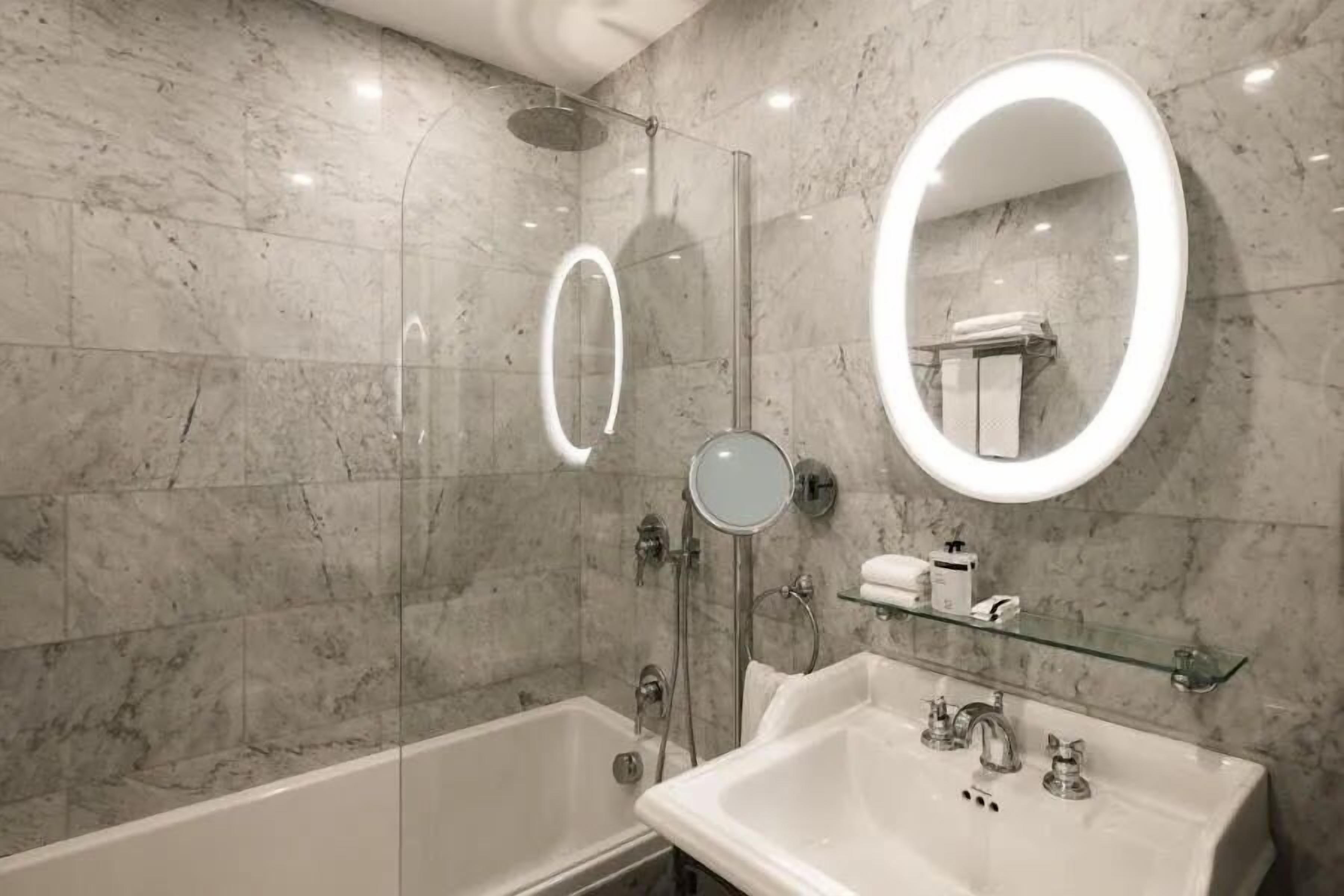 1 bedroom, minibar, in-room safe, desk