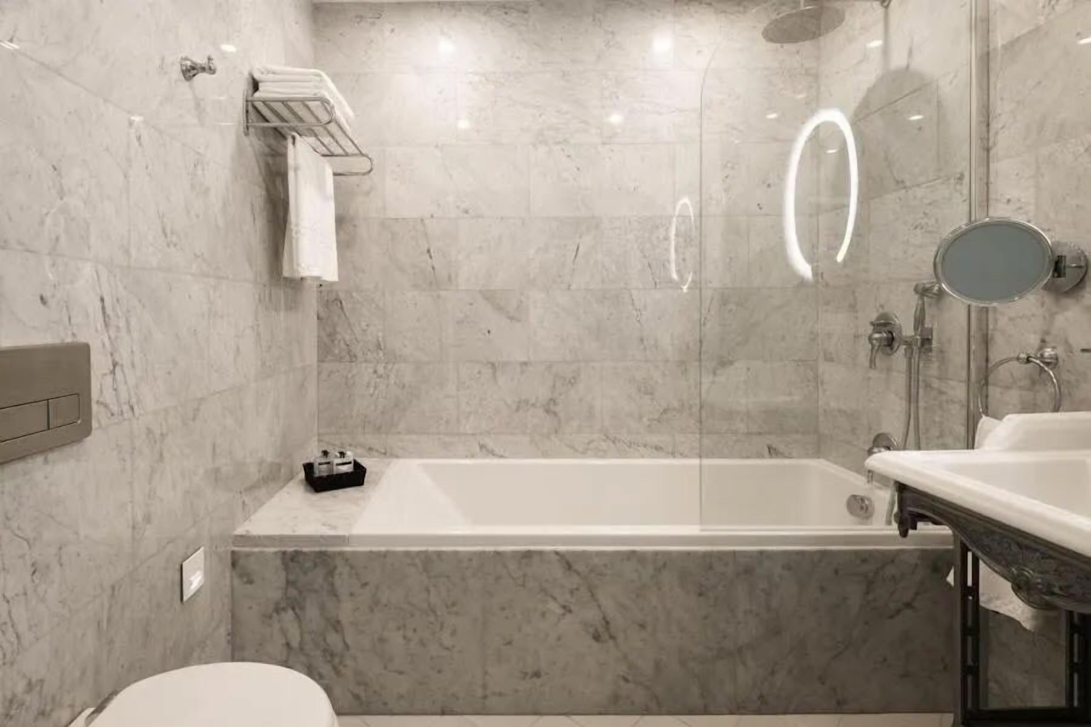 1 bedroom, minibar, in-room safe, desk