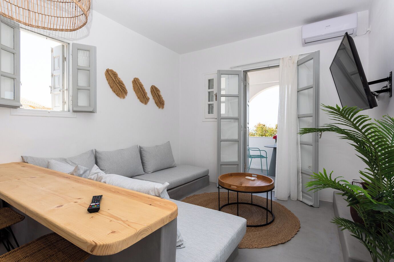 family suite, 2 bedrooms, sea view | 1 bedroom, minibar, individually decorated, individually furnished