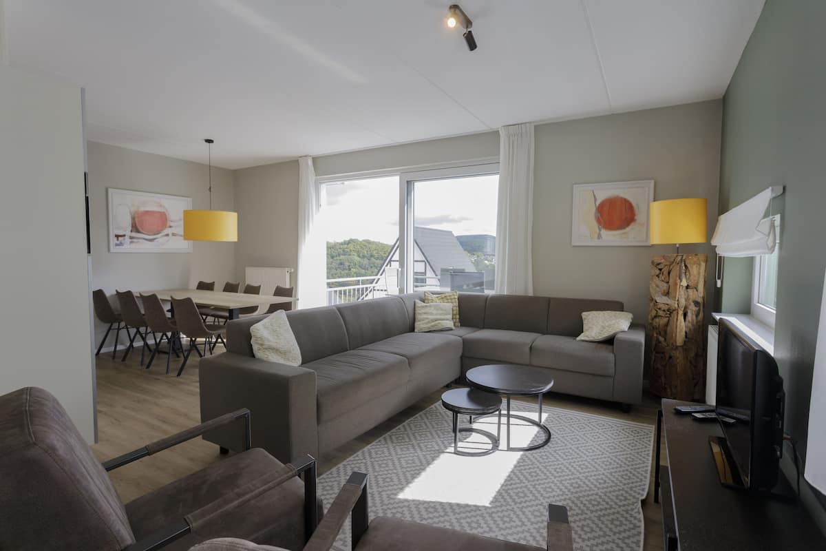 Villa Urftsee luxe met sauna | Living area