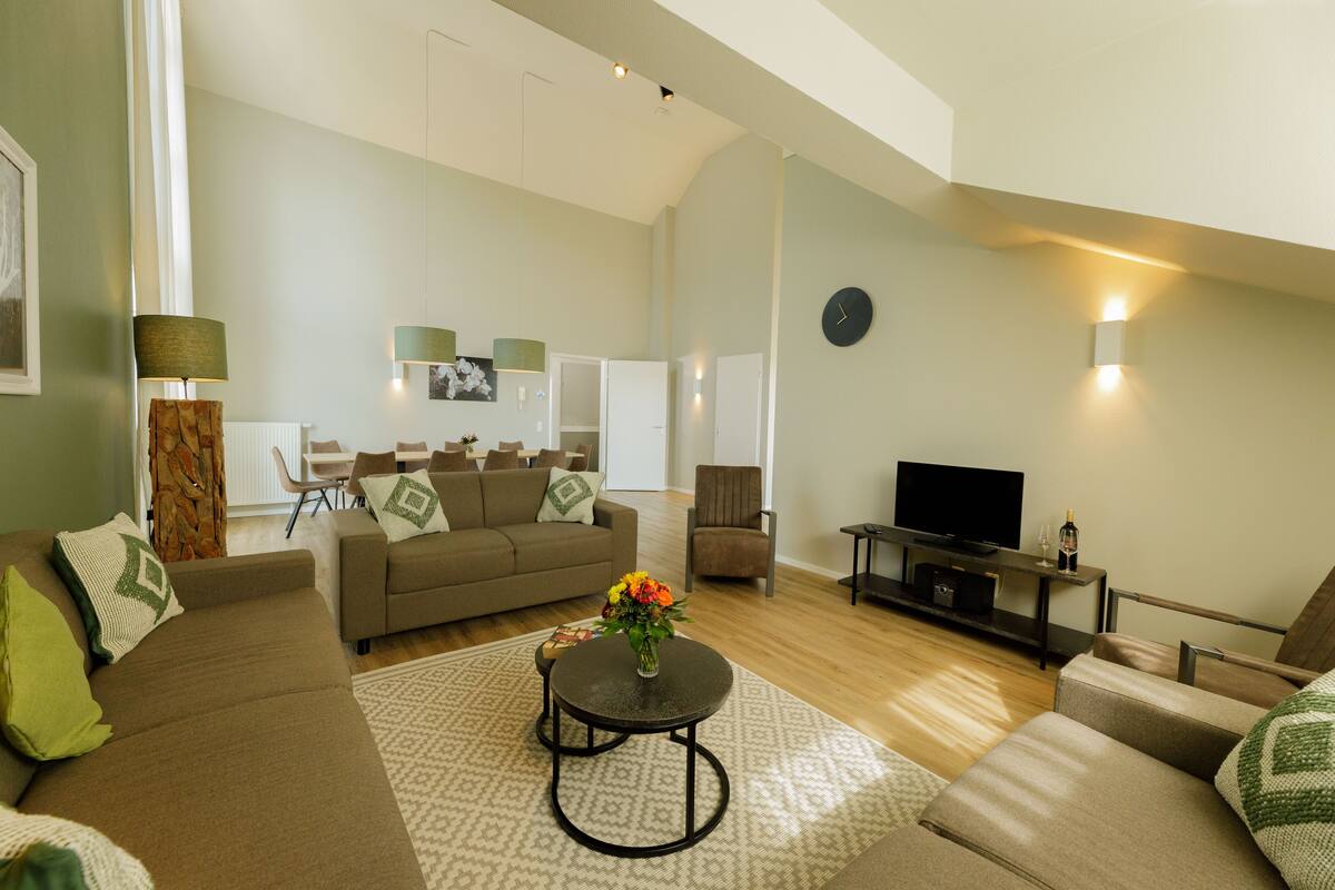 Penthouse Tegernsee luxe met sauna | 起居區 | 平面電視、 DVD 播放機