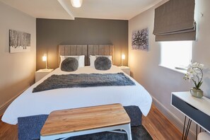 House | 2 bedrooms, individually decorated, individually furnished - No. 9 Victoria Road (Richmond)