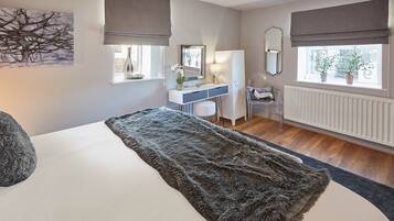 House | 2 bedrooms, individually decorated, individually furnished