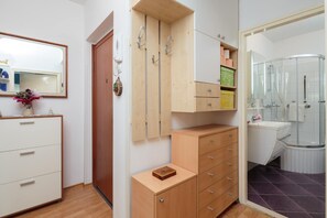 Apartment | 2 Schlafzimmer, Bügeleisen/Bügelbrett, kostenloses WLAN, Bettwäsche
