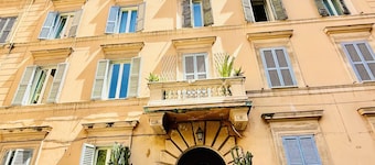Fantastic 3 Bedroom Apartment In Center Of Rome. Beautifully Remodeled!