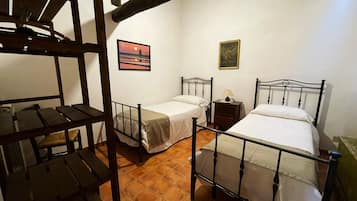2 bedrooms, internet, bed sheets