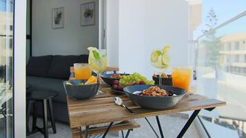 Luxury Studio | Terrace/patio