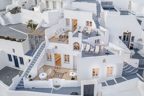 Front of property - Calderas Hug & Panoramic Sea View Suites (Santorini)