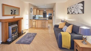 House | Living area - Royal Sands (Scarborough)